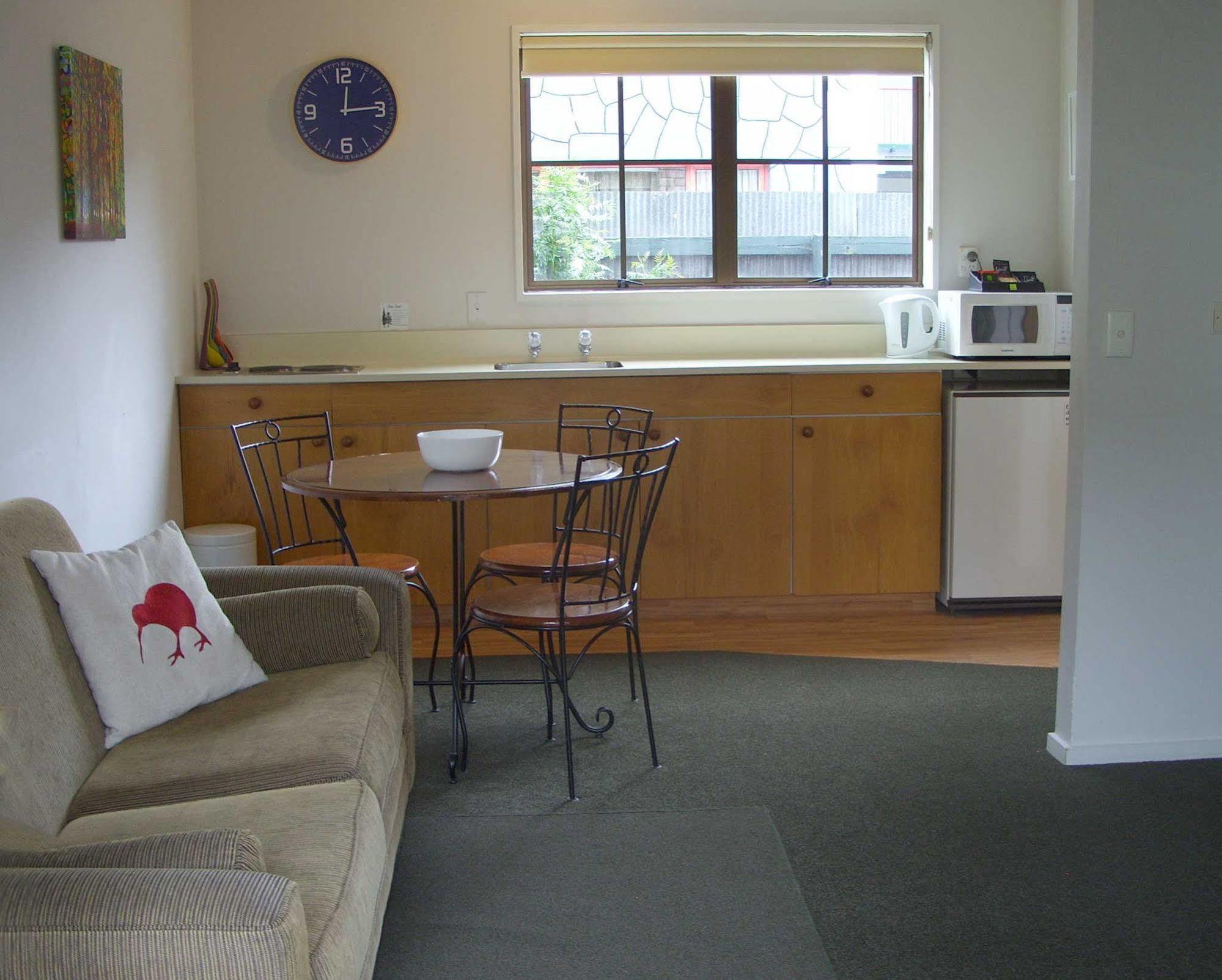 Tudor Court Motel 基督城 外观 照片